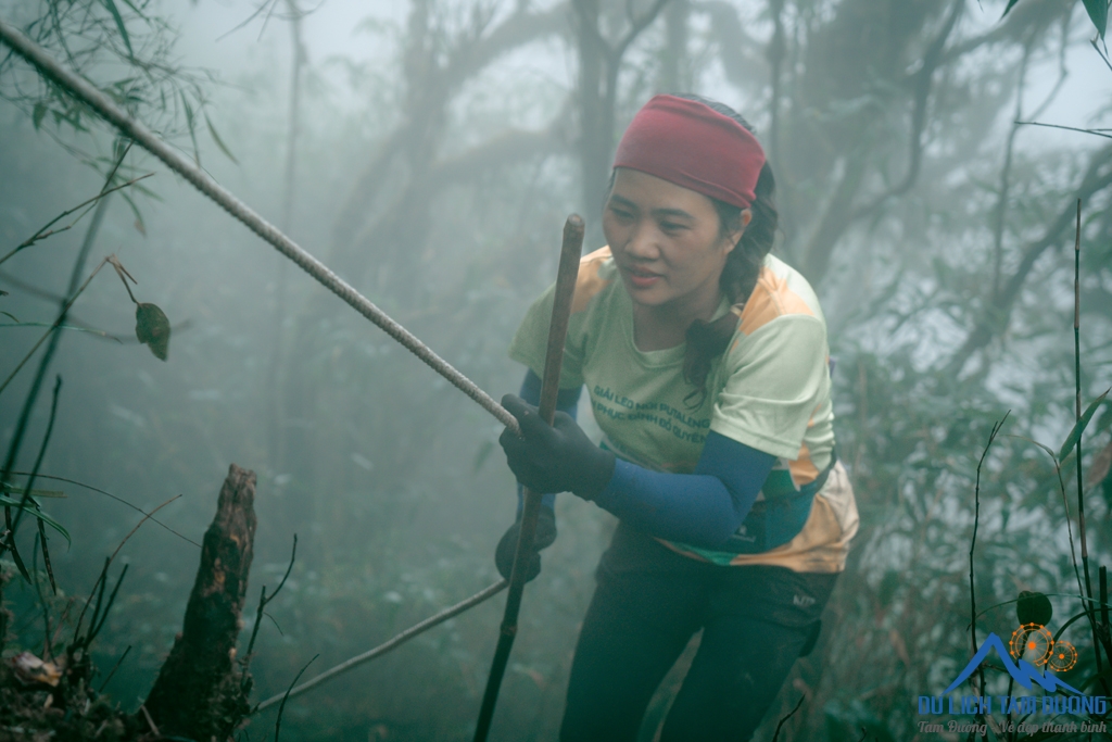 NHỮNG HÌNH ẢNH ẤN TƯỢNG TẠI GIẢI LEO NÚI PUTALENG HUYỆN TAM ĐƯỜNG MỞ RỘNG LẦN THỨ I, NĂM 2024 - CHINH PHỤC ĐỈNH ĐỖ QUYÊN